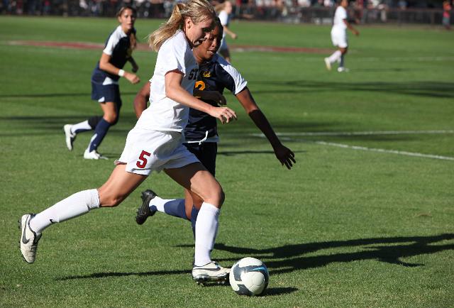 Stanford-Cal Womens soccer-046.JPG - 2009 NCAA Women's Soccer, Cal at Stanford.